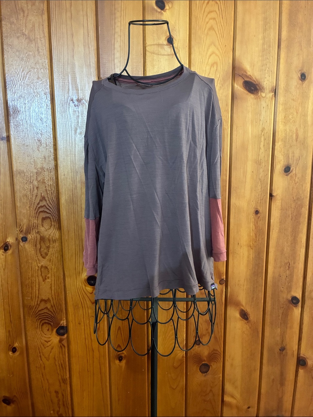 Patagonia Two-Tone Long Sleeve Tee in Gray and Dusty Rose size large outdoor